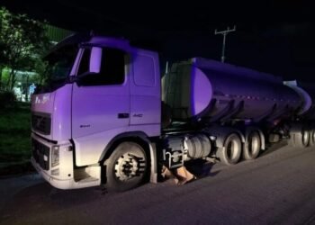 Candeias: Polícia recupera carreta com 45 mil litros de combustíveis; homem foi preso