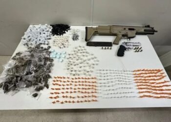 PM apreende submetralhadora e revólver com grupo que causou morte de criança