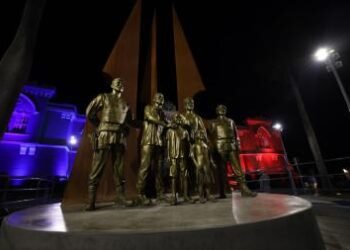 Bicentenário da PMBA é celebrado com homenagens, medalhas e monumento histórico em Salvador | SECOM