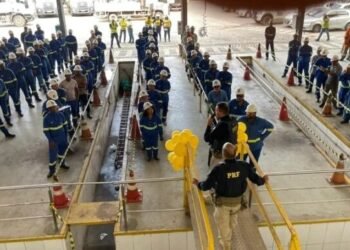 PRF promove palestras sobre o Maio Amarelo em empresas na Bahia