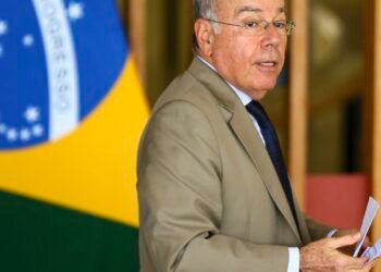 Mauro Vieira debate Fundo de Florestas Tropicais em Luxemburgo